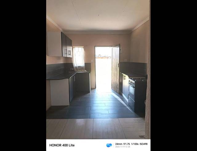 2 BEDROOM HOUSE FOR SALE IN SEBOKENG UNIT 17
